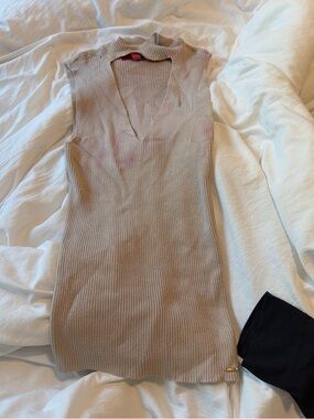 Guess Beige Ribbed V-Neck Sleeveless Knit top
